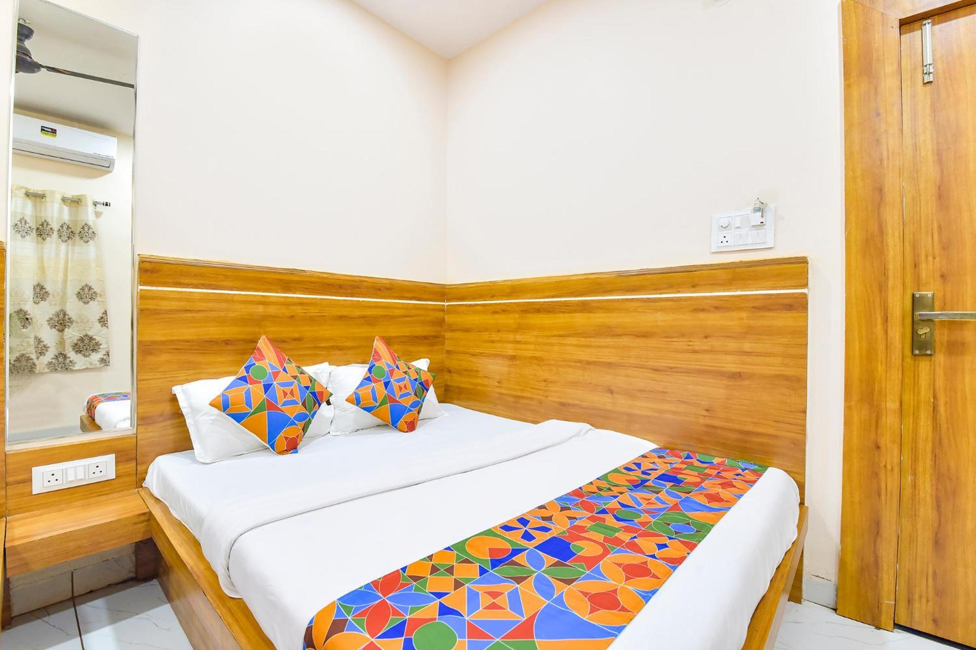 Fabhotel Somnath اوجاين المظهر الخارجي الصورة
