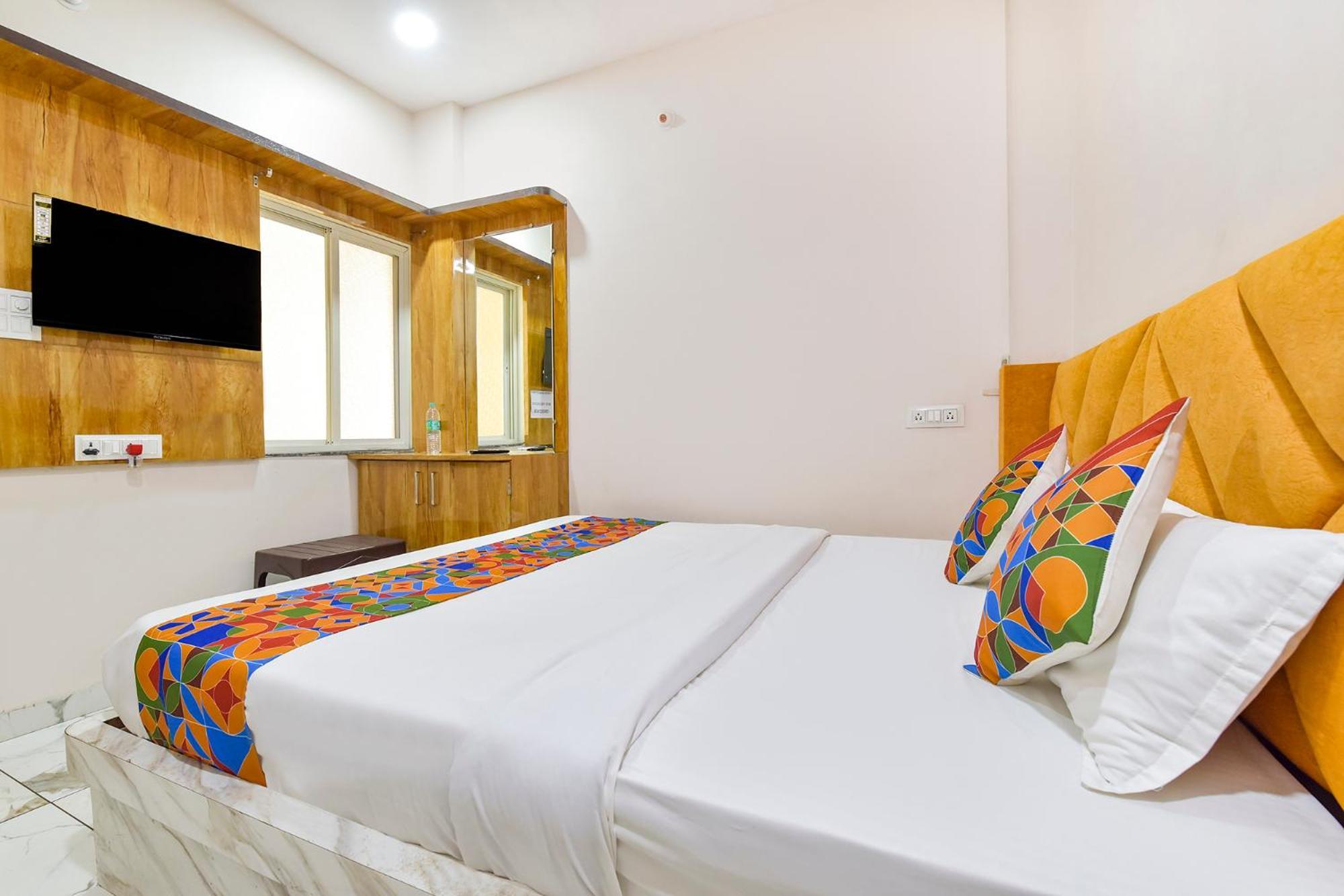 Fabhotel Somnath اوجاين المظهر الخارجي الصورة