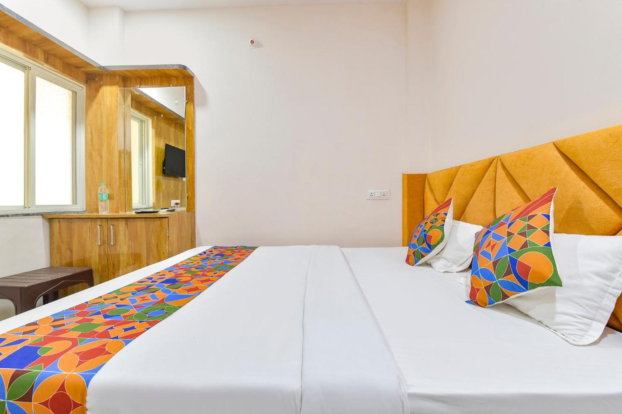 Fabhotel Somnath اوجاين المظهر الخارجي الصورة